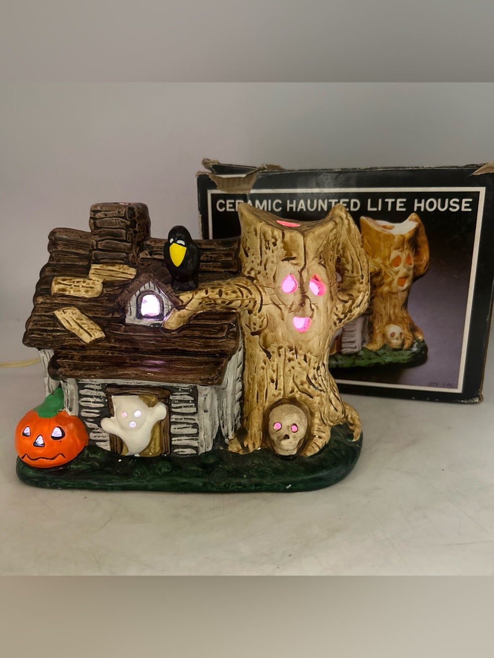 Vtg Rare Ceramic Haunted House w/cool Unique Duel Flashing Light Bulbs Red/ Blue